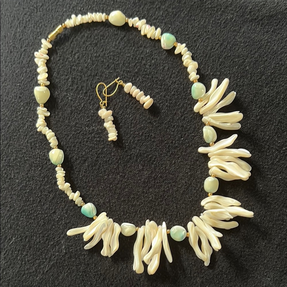 SALE! Elegant Cream and Gold Necklace Set with Earrings